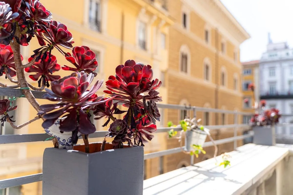 Vatican Deluxe Apartment - Borgo Stays Rome