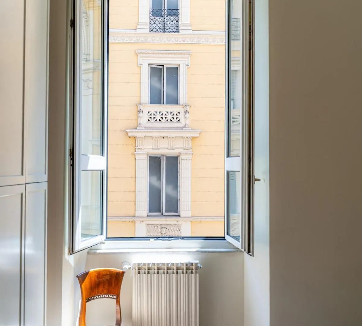 Vatican Deluxe Apartment - Borgo Stays Rome Italy