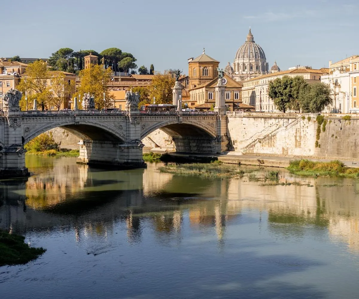 Vatican Deluxe Apartment - Borgo Stays Rome Italy